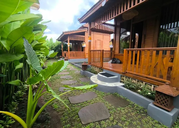 ゲストハウス Nugraha House *